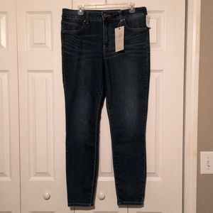Maurices Everflex High Rise  Super Skinny Jeans